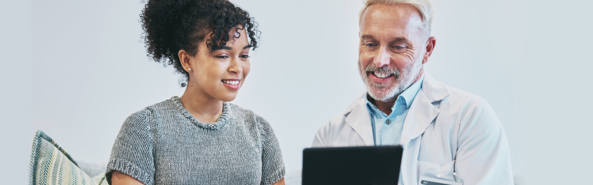 doctor talking to the female patient